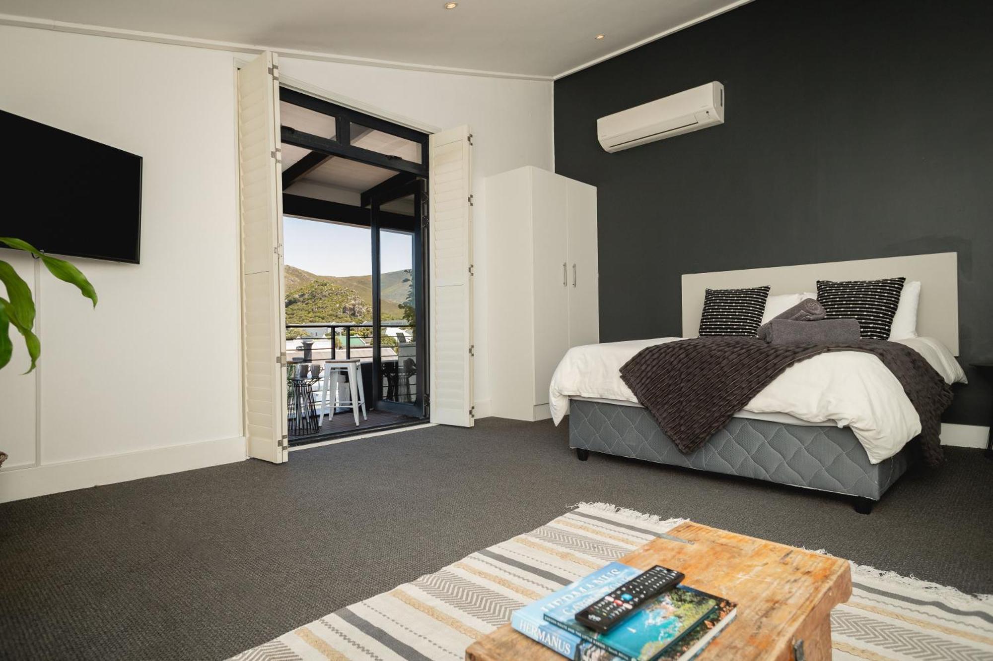 Central Mountain View Apartment, Hermanus Waterfront Exterior photo